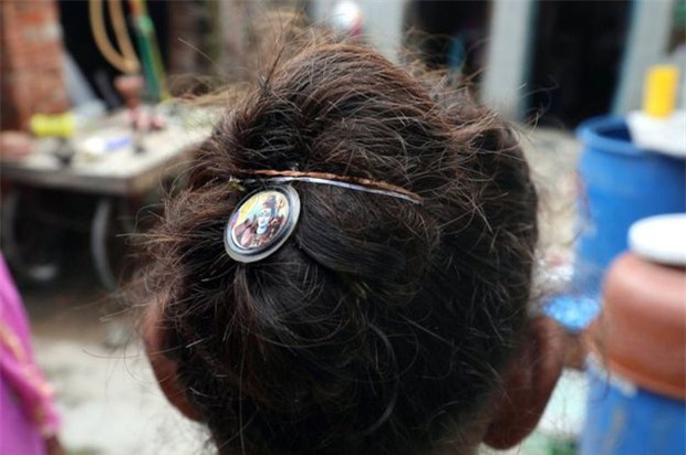 Ấn Độ: Hơn 50 phụ nữ hoảng sợ khi bị thôi miên rồi cắt tóc đầy bí ẩn - Ảnh 4.