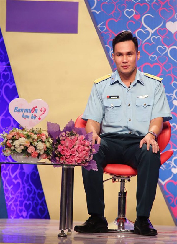 hen ho voi anh chang “gioi di cho, may va, theu thua”, co gai khien bao nguoi ghen ti - 1