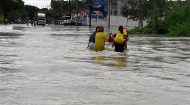 Thái Lan hứng chịu lũ lụt nghiêm trọng, 23 người chết - Ảnh 1.