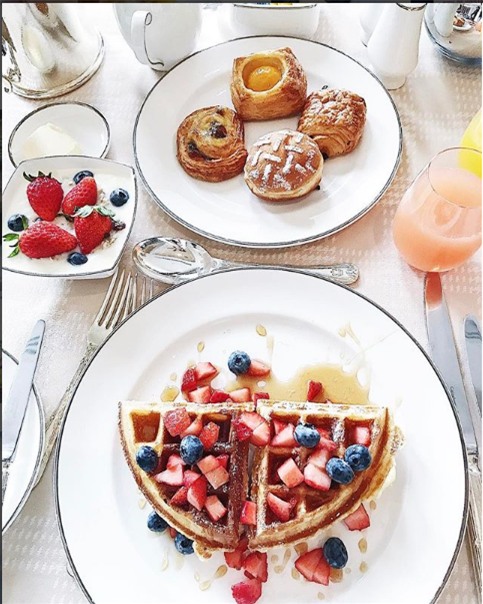 Ngắm cuộc sống sang chảnh, ngập trong đồ hiệu, du lịch xa xỉ của Jolie Nguyễn - hoa hậu hội con nhà giàu Việt Nam - Ảnh 20.