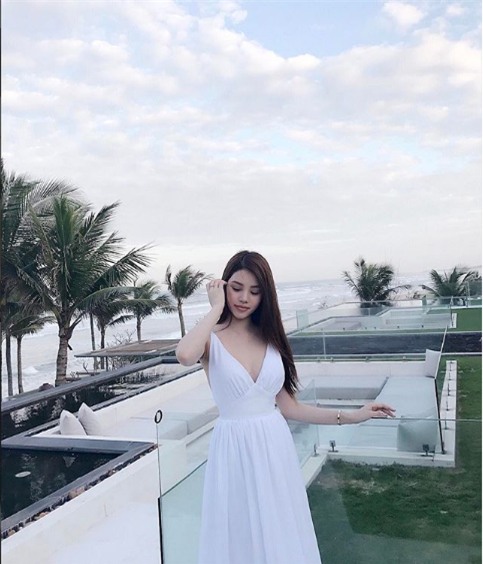 Ngắm cuộc sống sang chảnh, ngập trong đồ hiệu, du lịch xa xỉ của Jolie Nguyễn - hoa hậu hội con nhà giàu Việt Nam - Ảnh 27.