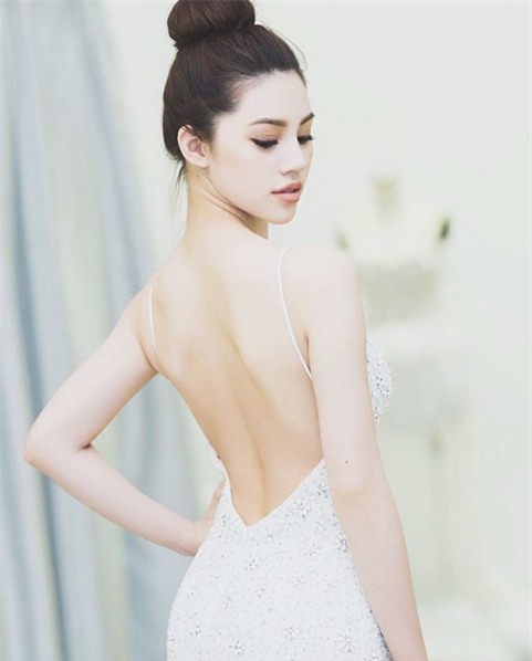 Ngắm cuộc sống sang chảnh, ngập trong đồ hiệu, du lịch xa xỉ của Jolie Nguyễn - hoa hậu hội con nhà giàu Việt Nam - Ảnh 8.