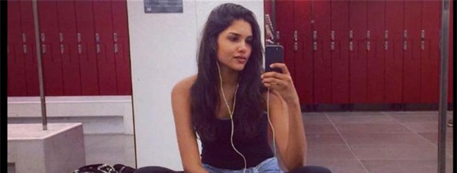 Neymar dẫn bạn gái siêu mẫu chào PSG, thành Paris phát cuồng - 7