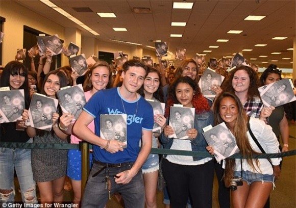 Harper Seven Beckham,Harper Seven,con gái Beckham,con gái David Beckham