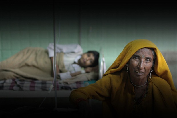 Bộ ảnh phơi bày mặt trái của nghề buôn nội tạng: Cứ mỗi giờ qua lại có 1 ca bán tạng trên thế giới - Ảnh 4.