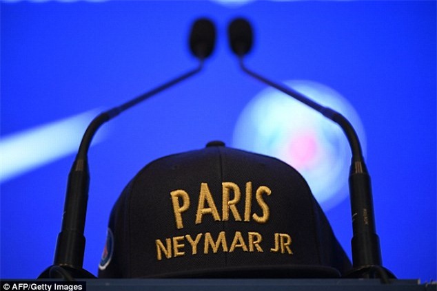 Neymar da toi Paris, chuan bi cho le ra mat lon nhat lich su PSG hinh anh 11