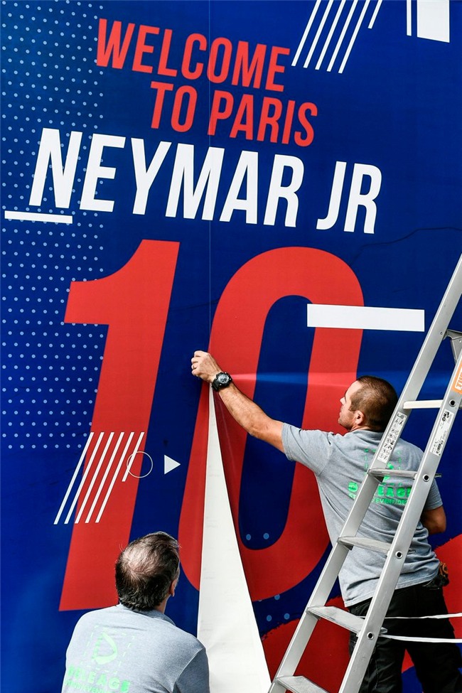 Neymar da toi Paris, chuan bi cho le ra mat lon nhat lich su PSG hinh anh 4
