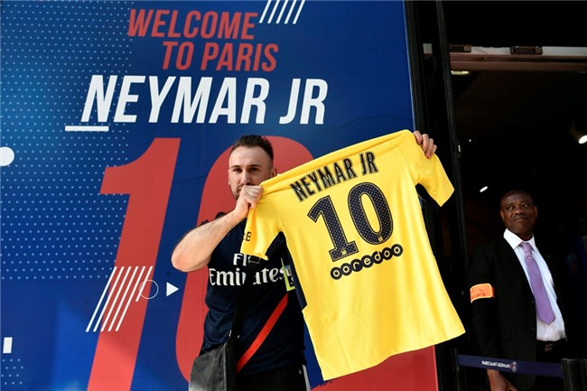 Neymar da toi Paris, chuan bi cho le ra mat lon nhat lich su PSG hinh anh 6