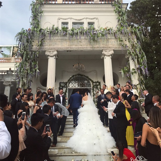 co gai bong noi ram ram sau ngay cuoi dai gia nho chiec vay cuoi tren ca tuyet voi nay - 7