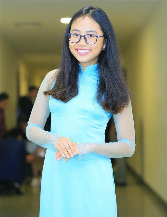 Phuong My Chi: Tu 'con cung quoc dan' den tuoi moi lon khac nghiet hinh anh 1