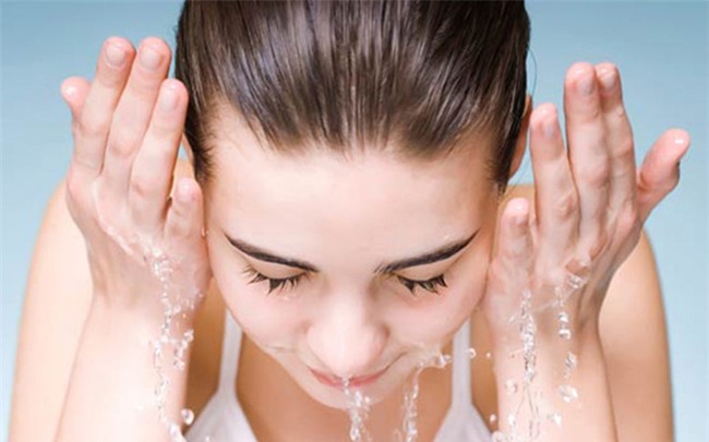 lam sach da dung cach la phai tao bot khi dung sua rua mat day nhe - 3