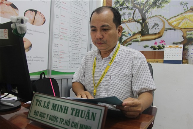 Bác sĩ tâm lí nói về vụ hotgirl Bella ôm con hút thuốc: Người mẹ này có biểu hiện tâm lí bất thường - Ảnh 5.