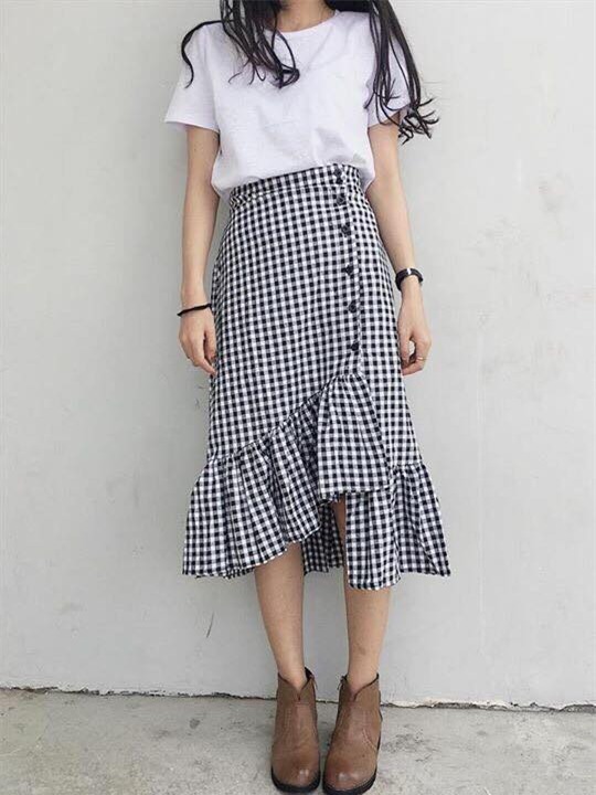 Mỹ nhân Việt vẫn mê mẩn trang phục họa tiết mát mẻ dù trời đã sang thu-1