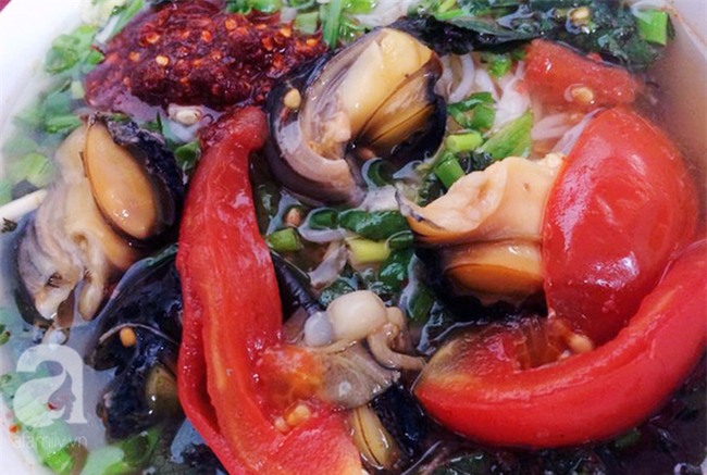 4 quán bún ốc cổ truyền hàng chục năm tuổi nếu không biết, đừng nhận là sành ăn ở Hà Nội - Ảnh 5.