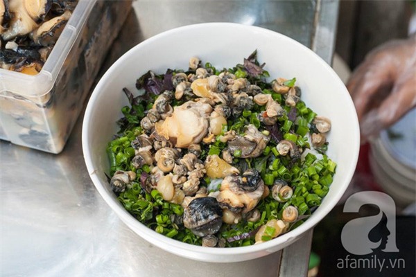 4 quán bún ốc cổ truyền hàng chục năm tuổi nếu không biết, đừng nhận là sành ăn ở Hà Nội - Ảnh 9.