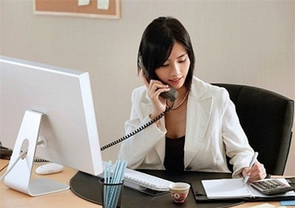 moi chup anh cuoi chuan bi ket hon, nu giam doc 28 tuoi dot ngot tu vong vi lam viec qua suc - 1