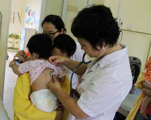 Hà Nội: Sốt xuất huyết tiếp tục gia tăng mạnh, nhiều người tự điều trị sai - Ảnh 3.