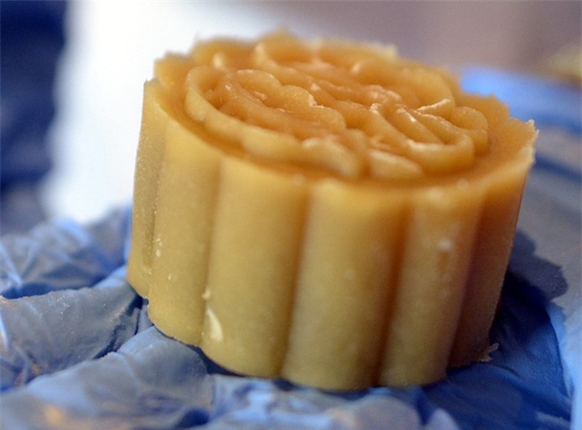 Hà Nội: Hơn 2 tháng nữa mới đến Rằm tháng 8, nhiều nơi đã rục rịch bày bán bánh Trung thu - Ảnh 2.