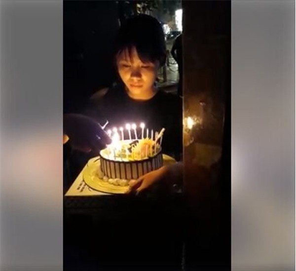 co gai di tu bac ninh len ha noi de to chuc sinh nhat cho ban trai qua "song sat" - 3