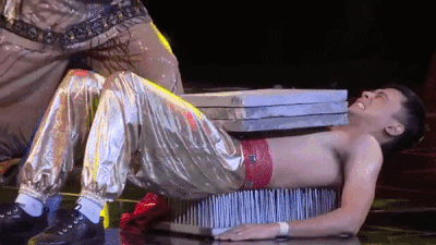 Chong Tu Vi am 200 trieu dong nho dien Kungfu, nam tren ban chong hinh anh 1