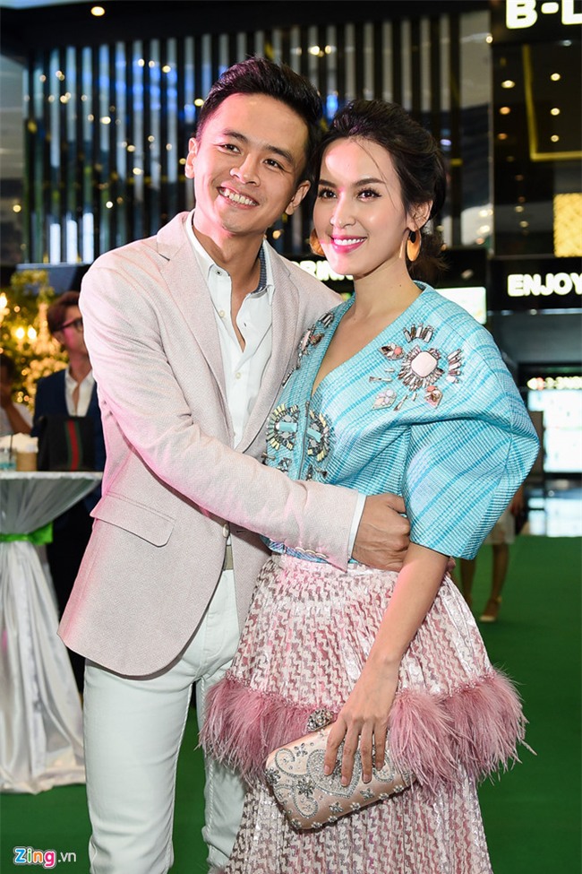 Chong Tu Vi am 200 trieu dong nho dien Kungfu, nam tren ban chong hinh anh 2