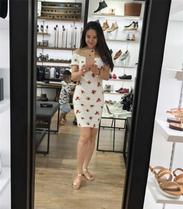 ca si vy oanh lan dau tiet lo chieu lay lai "vong eo be ti" chi 17 ngay sau sinh lan 2 - 1