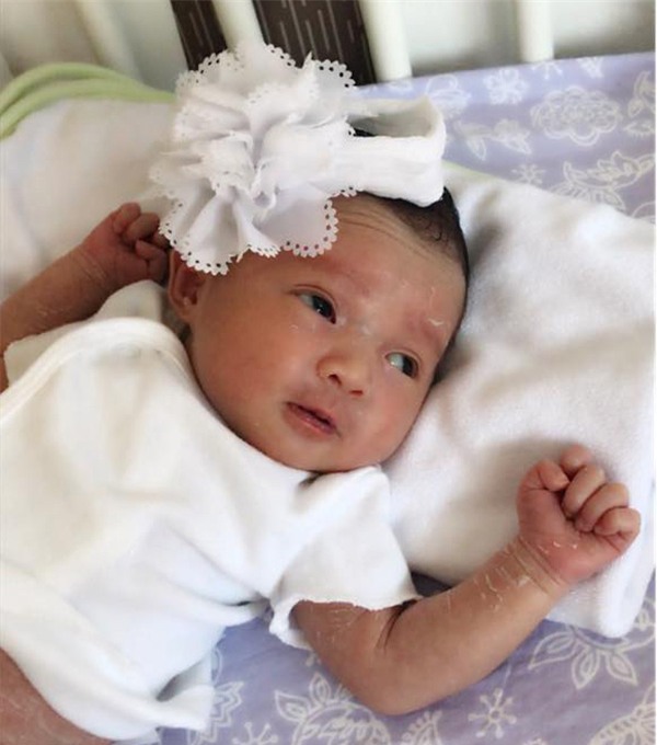 ca si vy oanh lan dau tiet lo chieu lay lai "vong eo be ti" chi 17 ngay sau sinh lan 2 - 4