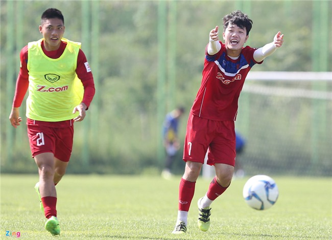 U22 Viet Nam tha long o be boi sau tran thang 4-1 hinh anh 2