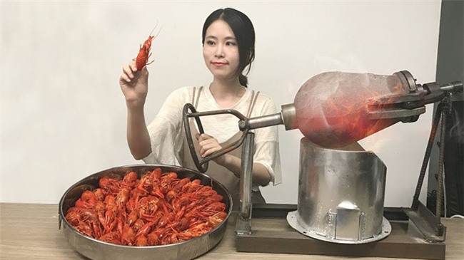 ‘Thanh an van phong’ Tieu Da kiem tien ty nho lam video hut trieu view hinh anh 2