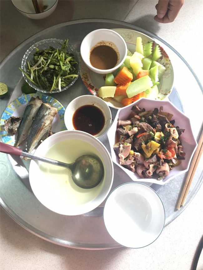 Thiếu nữ khiến cả cánh mày râu lẫn hội chị em dựng tóc gáy vì món trứng luộc lá thuốc súng đen thui đen xì - Ảnh 8.
