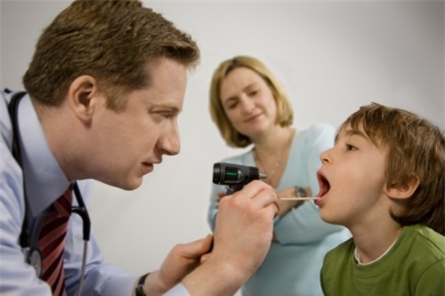 Ung thư vòm họng - 1 bệnh ung thư đứng đầu ở VN: 3 dấu hiệu phát hiện bệnh sớm cần nhớ - Ảnh 2.