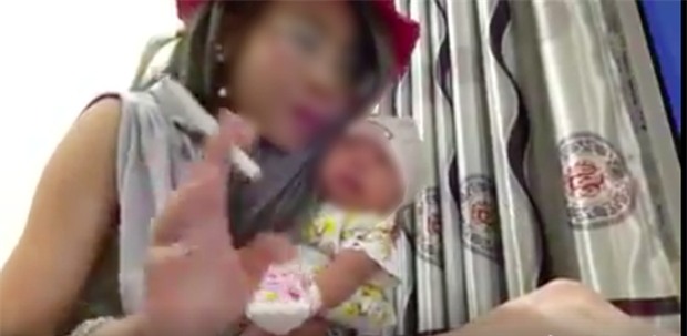 Mạnh thường quân giúp đỡ mẹ con Bella: Cô ấy từng tiết lộ, cha đứa bé là nhân viên 1 quán bar - Ảnh 1.