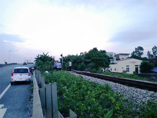 Hiện trường vụ tai nạn khiến mẹ con chị M. tử vong.