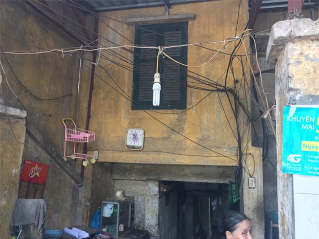 Vụ bé trai 14 tháng tuổi nghi bị bạo hành: Người mẹ buôn bán ma túy tha lôi cháu bé lang thang khắp nơi - Ảnh 3.