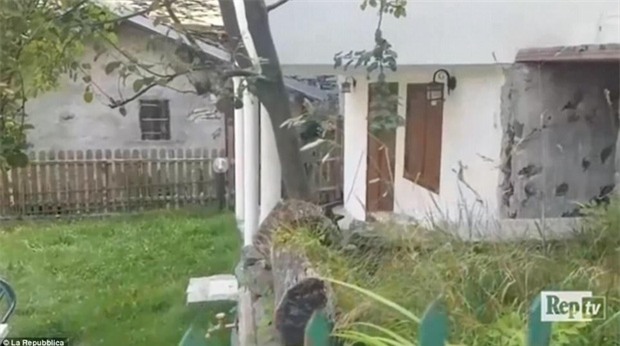 Người mẫu Anh lần đầu lên tiếng về ký ức kinh hoàng sau khi bị bắt cóc và bán đấu giá trên web đen - Ảnh 5.