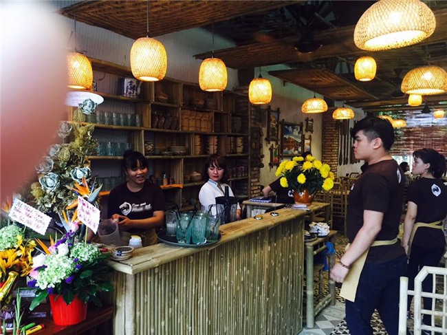 nga ngua vi muc luong ngoc trinh, hoa hau thu hoai tra cho nhan vien hinh anh 10