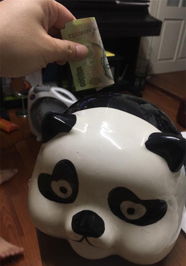 con trai dua bang bao gia lam viec nha, me cang thang nhan ra "chang may choc thanh con no" - 3