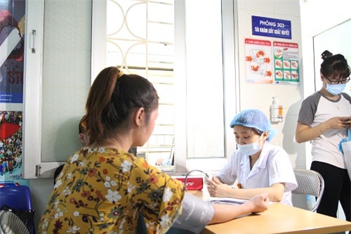 benh nhan mac sot xuat huyet o at nhap vien, benh vien bo ca hoi truong thanh lap khu dieu tri da chien - 1