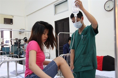 benh nhan mac sot xuat huyet o at nhap vien, benh vien bo ca hoi truong thanh lap khu dieu tri da chien - 7