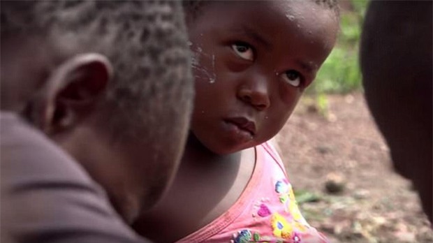 Cuộc sống địa ngục của hơn 40.000 trẻ em tại các khu mỏ châu Phi - Ảnh 3.