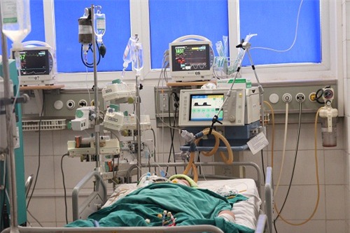 “ca van nguoi mac khong sao, ma me con lai bi sot xuat huyet hanh ha dau don the nay” - 3