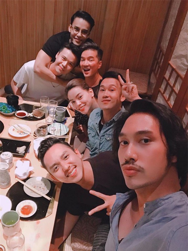 Đàm Vĩnh Hưng và Hồ Ngọc Hà đi ăn tối thân mật xóa tan tin đồn rạn nứt - Ảnh 2.