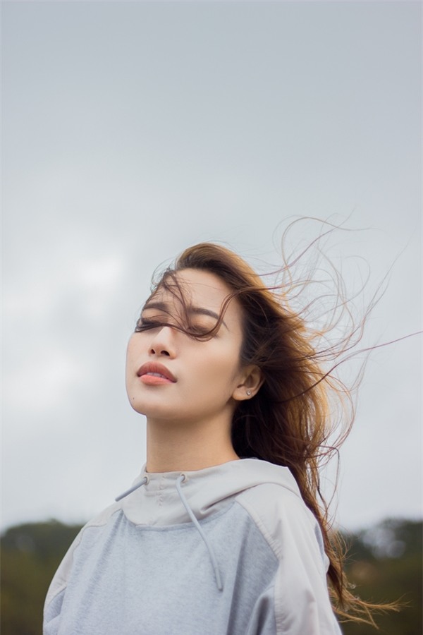 Phan Ngân The Face tung clip cover hoành tráng 'Cô gái đến từ hôm qua'-7