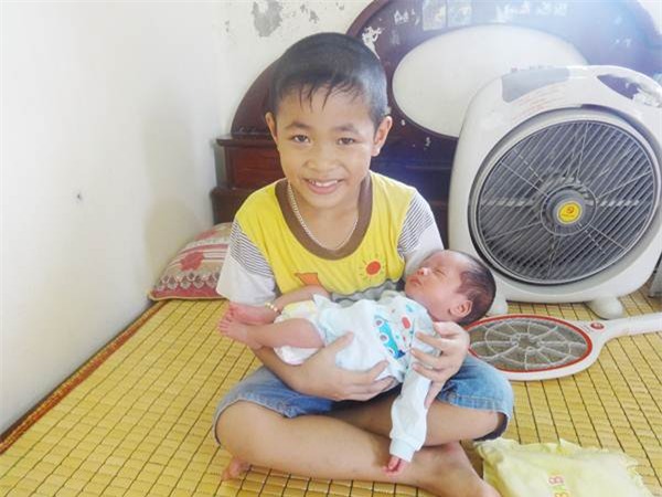 me ngheo hai phong ke ve ca mang thai 3 tu nhien hiem gap, khien bac si dau dau moi lan sieu am - 9