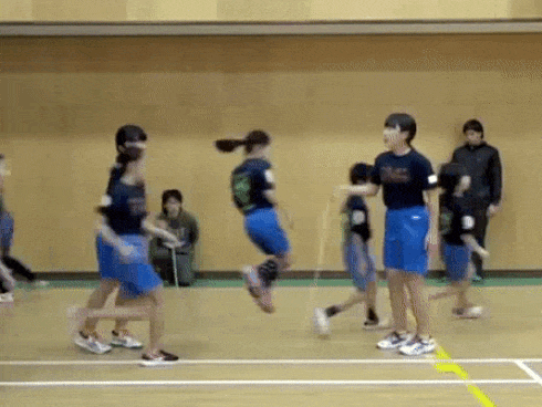 'Chóng mặt' trước màn nhảy dây có 1 - 0 - 2 của bé gái 5 tuổi-1