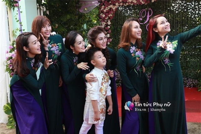 con trai le phuong "quay mau lua" trong dam cuoi cua me va cha duong - 11