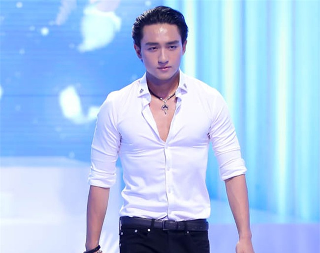 Hữu Vi gây shock khi công khai ảnh 'giường chiếu thô bạo' lên mạng xã hội-1