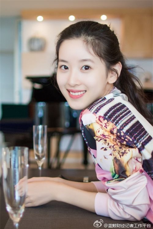 Sau khi kết hôn, cô bé trà sữa xinh đẹp trở thành nữ tỷ phú trẻ tuổi nhất Trung Quốc - Ảnh 4.