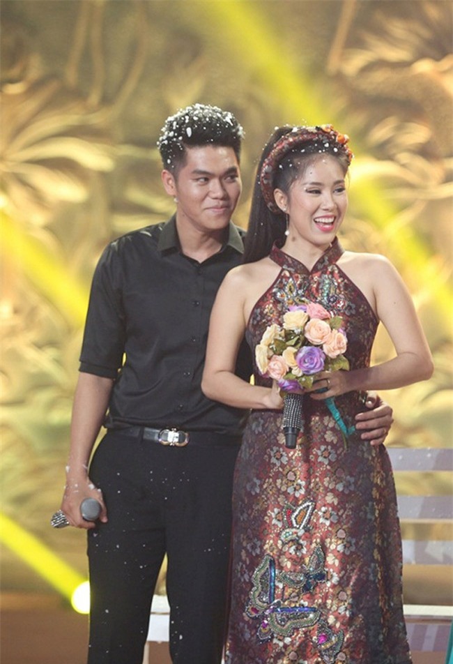 hanh trinh yeu duong nhu tieu thuyet cua le phuong va chong tre hinh anh 15