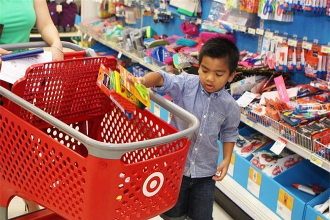 Các bước đưa con vào lớp 1 để trẻ không khóc lóc, không sợ hãi mỗi khi đến trường - Ảnh 2.